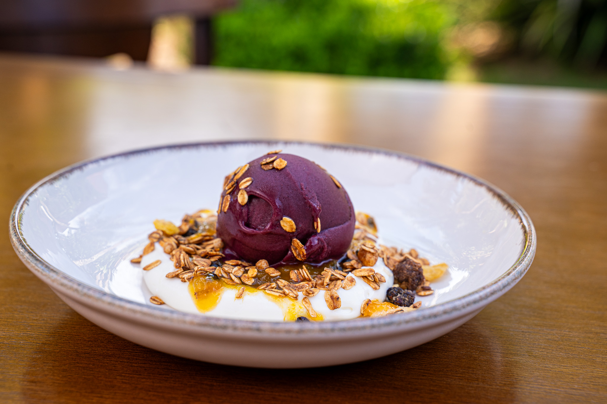 Açaí com compota de manga e maracujá