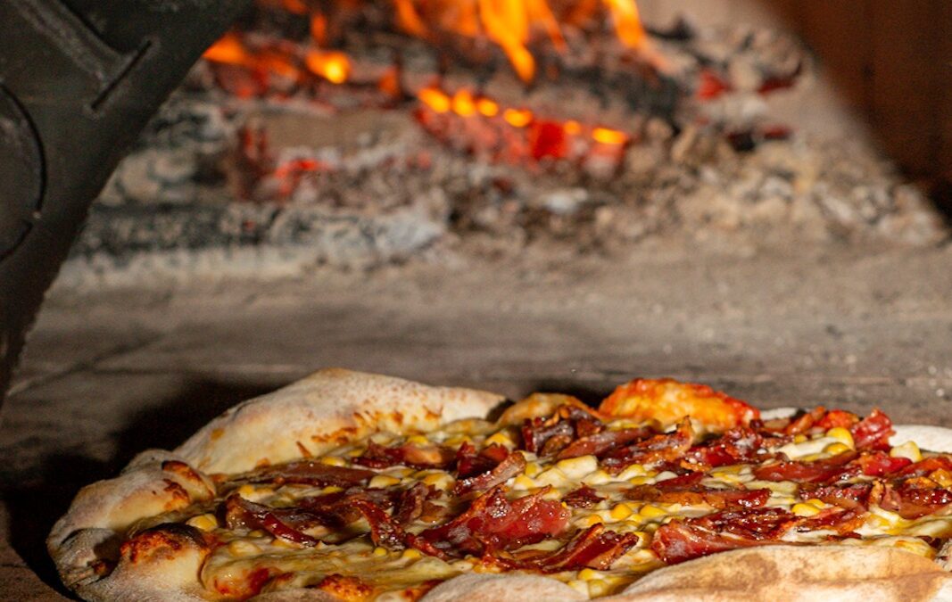 Noite da Pizza na Pousada Estaleiro Guest House, uma experiência gastronômica encantadora