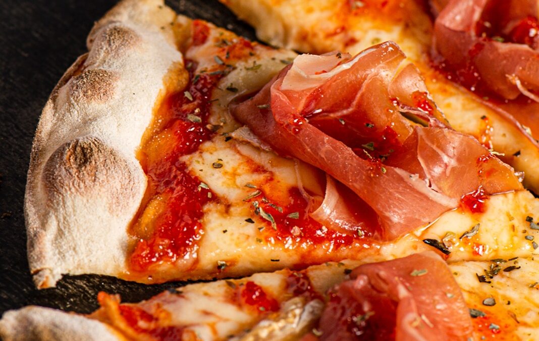 Pousada Estaleiro Guest House promove noite especial dedicada às pizzas artesanais